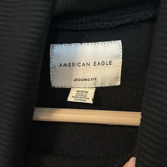 NWOT American Eagle Oversized Jegging Fit Turtleneck - Picture 4 of 6
